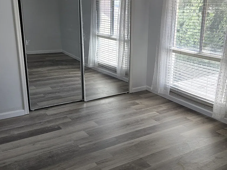 156 Laguna Royale Dr — Photo 21