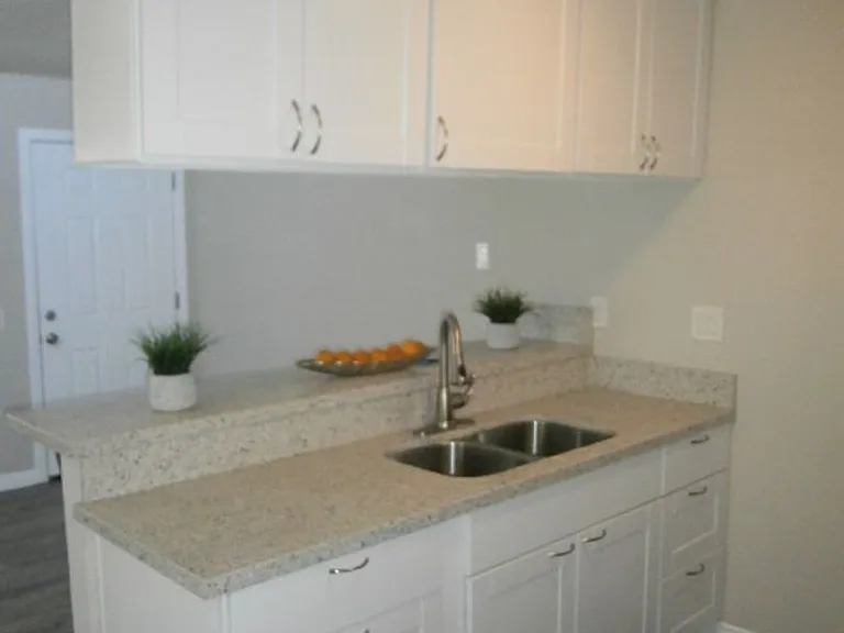 5252 Landis St — Photo 9