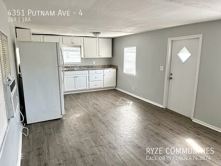 4351 Putnam Ave #4 — Photo 4