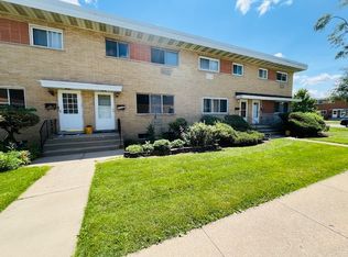 8656 Gregory Ln APT C, Des Plaines, IL 60016
