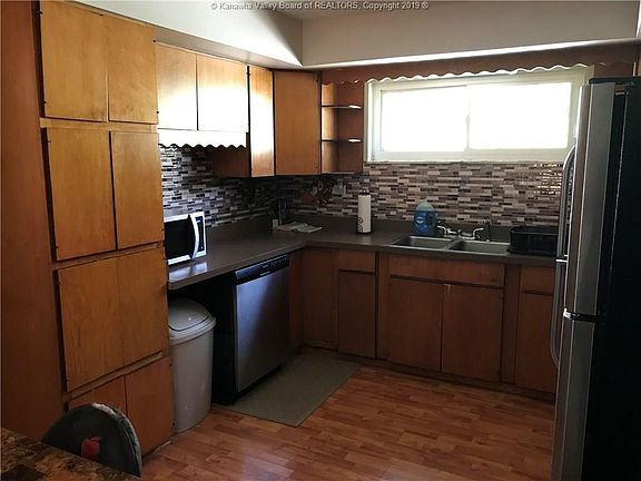 4th image of 4204 Winterberry Ln