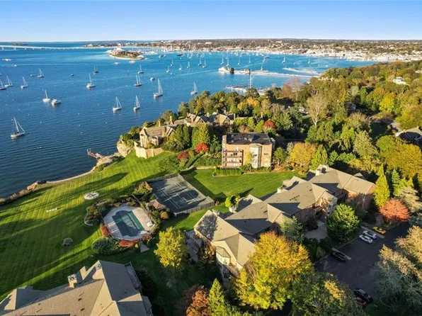 111 Harrison Ave APT D4, Newport, RI 02840