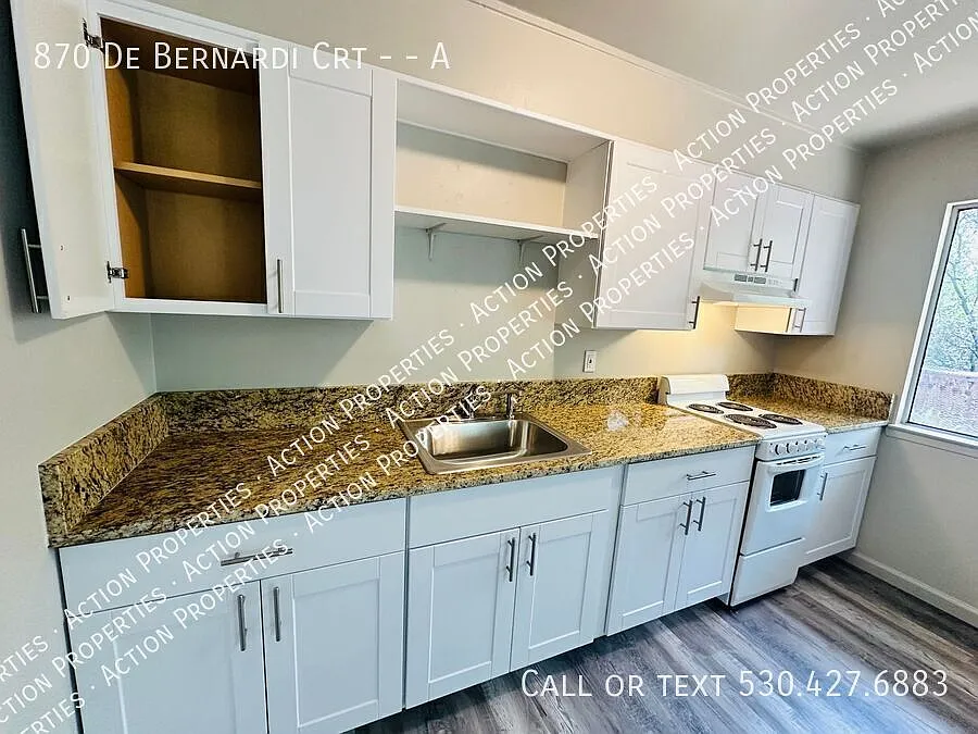Building Photo - 870 De Bernardi Ct #A