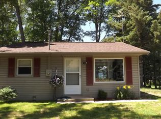 313 Devonshire Dr, Prudenville, MI 48651