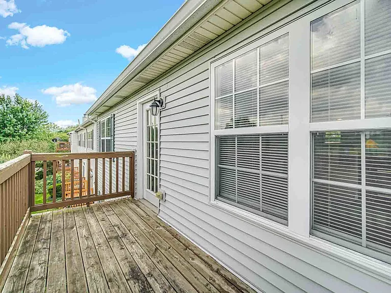 Genesee Dr — Photo 23