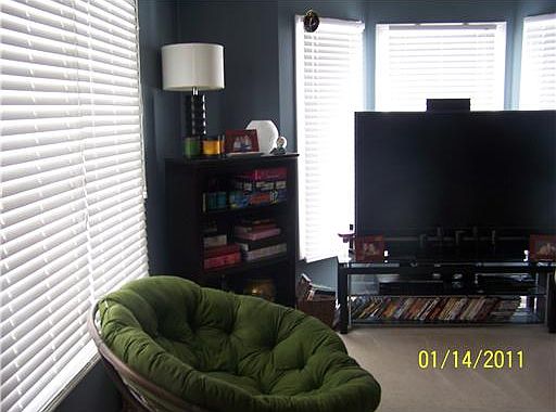 4th image of N Shenandoah Dr