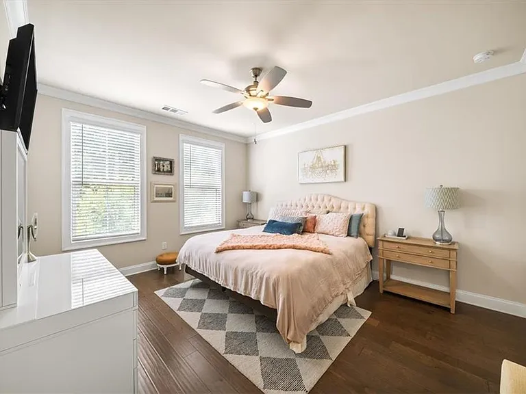 1829 La Dawn Ln NW — Photo 6