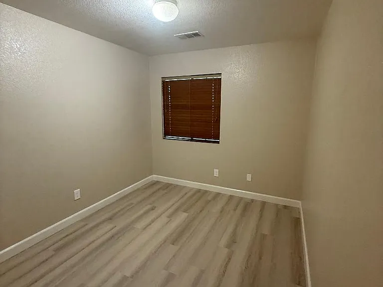 701 E Rivera Ave — Photo 16
