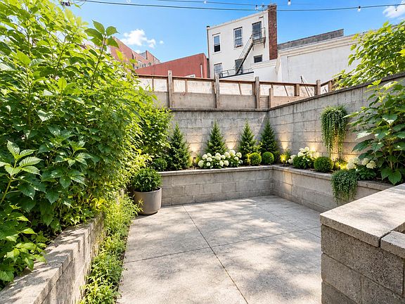 5th image of 461 Pulaski St #1