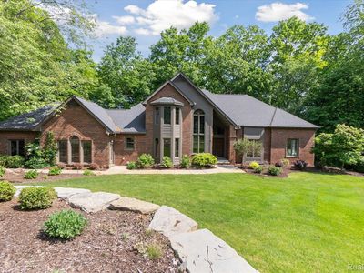 2020 Pine Hollow Trl, Brighton, MI, 48114