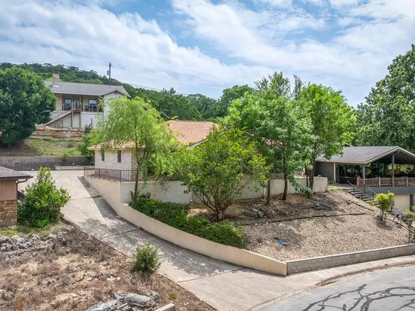 1307 Malibu Dr N, Kerrville, TX 78028