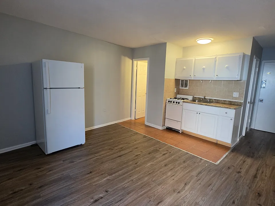 10 Walnut St #102
