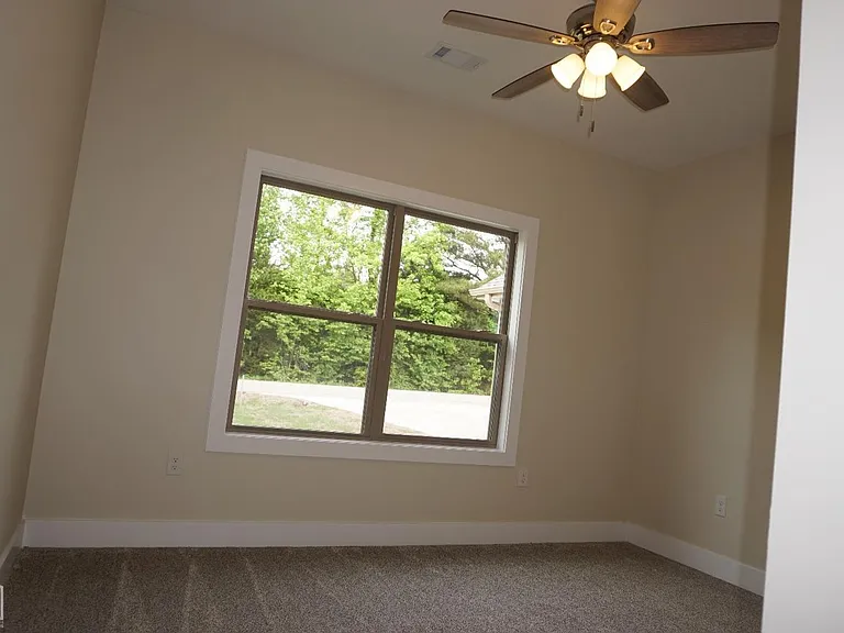 1814 N Oak St — Photo 21