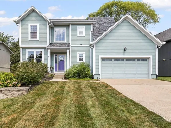 21810 W 49th St, Shawnee, KS 66226