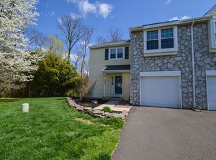 464 Sterling Ct, Southampton, PA 18966