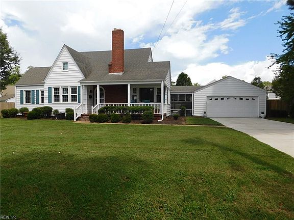 Two Car Garage with new driveway (2019)