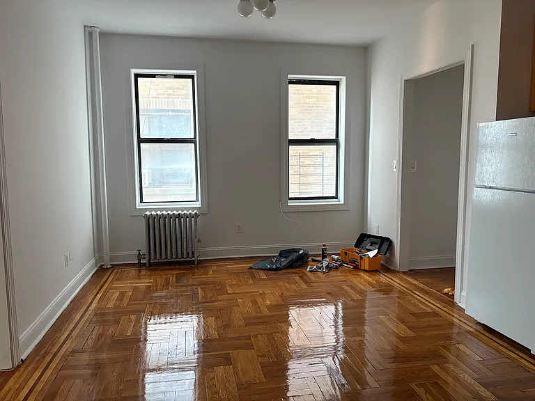 2860 Buhre Ave #3C — Photo 3