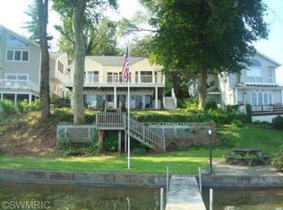 31182 Currans Beach Rd, Dowagiac, MI 49047