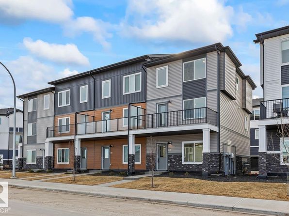 42 Corner Glen Cmn NE, Calgary, AB T3N 2L4
