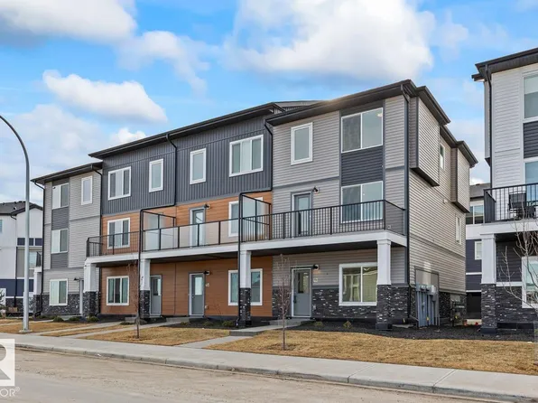 42 Corner Glen Cmn NE, Calgary, AB T3N 2L4