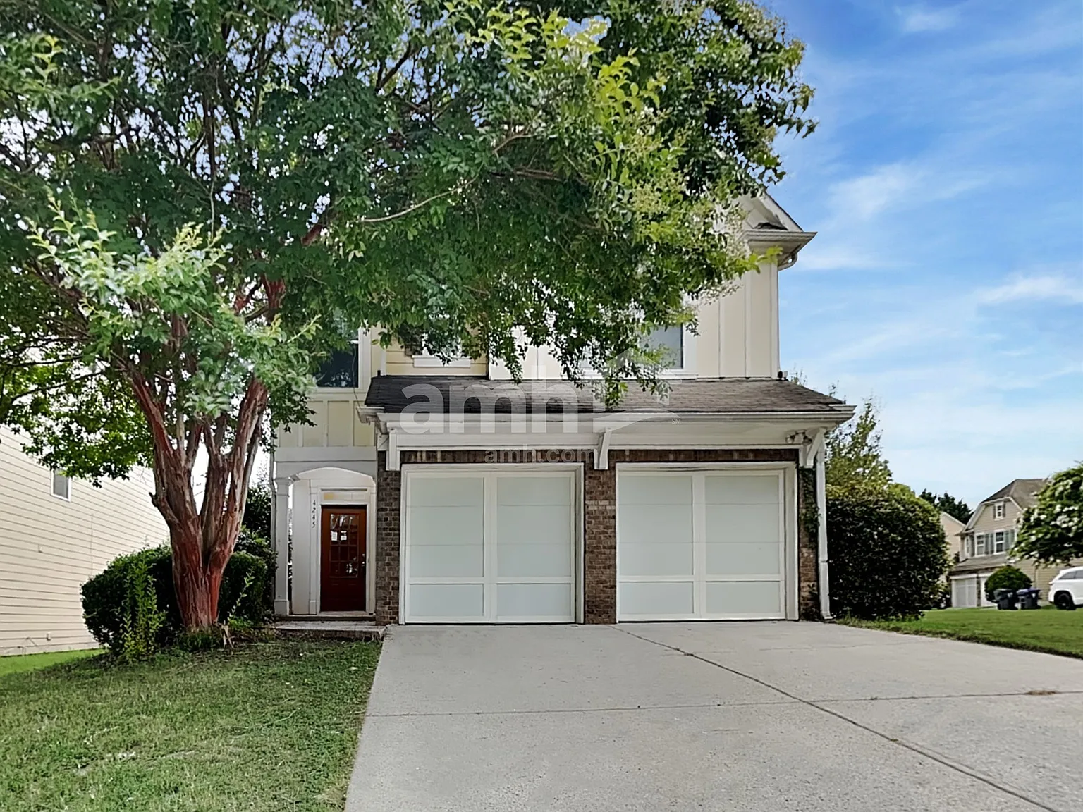 4 bed, 2.5 bath, 1919 sqft, $2,350 — Photo 1