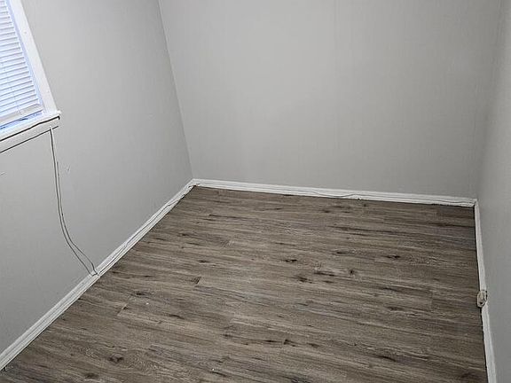 5th image of 2361 Pierce St APT 2