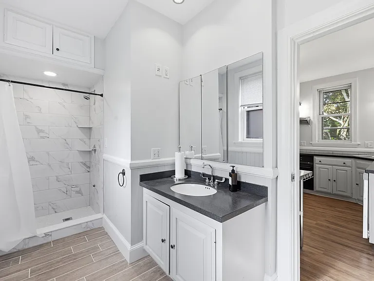 1110 Washington St — Photo 43