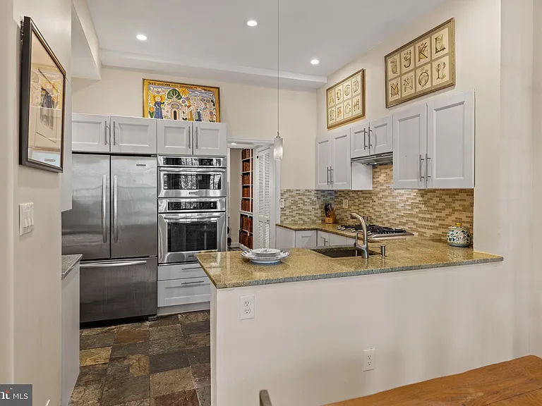 2426 I St NW — Photo 10