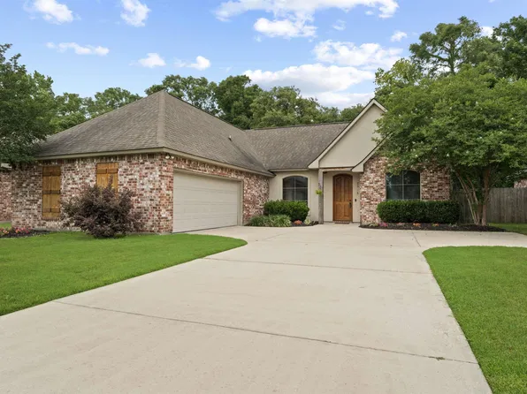 2316 Woodland Ct, Port Allen, LA 70767