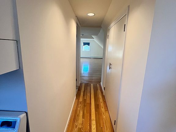 4th image of 81 Seaview Ave Floor 3