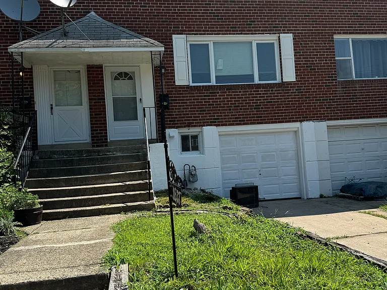 1633 Powell Rd — Photo 4