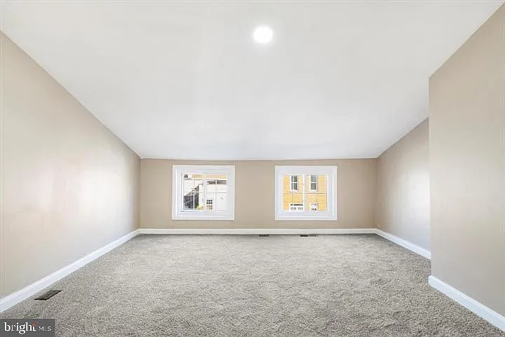 424 S Eden St — Photo 23