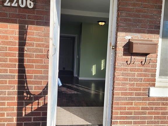 2nd image of 2206 Janette Ave