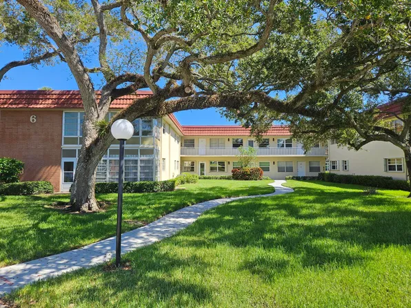 6 VISTA PALM Lane #103, Vero Beach, FL 32962