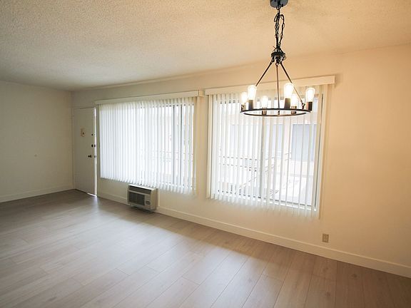4th image of 1030 N Harper Ave Unit 16