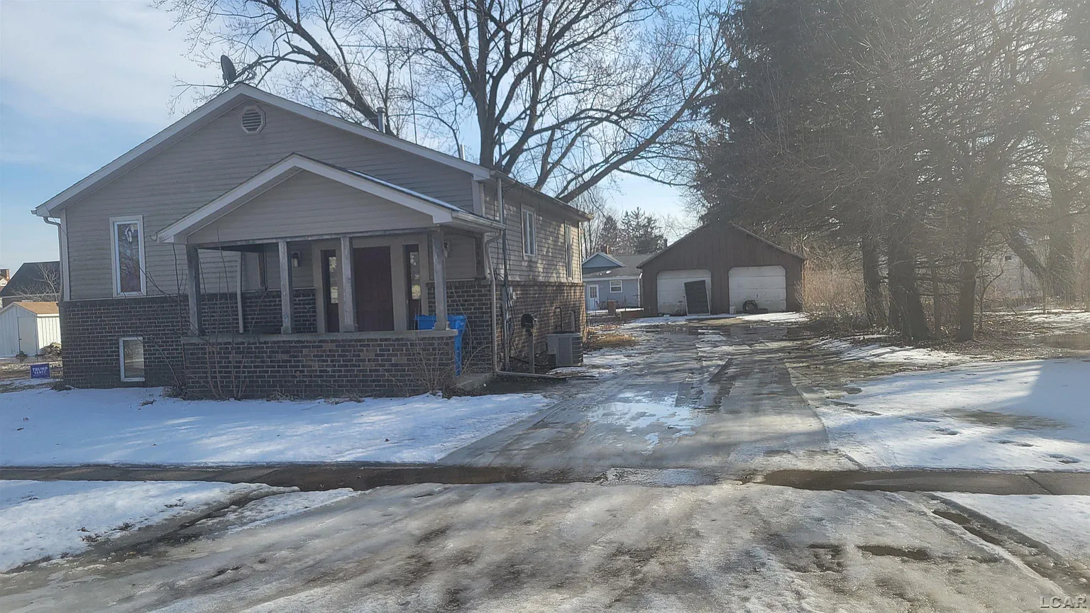 218 E Chestnut St photo 1