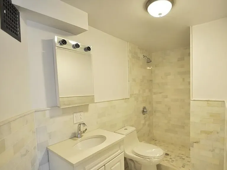 142 E 13th St #3N — Photo 5
