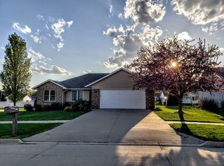 1201 Daybreak Rdg, Tipton, IA 52772