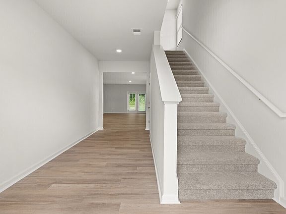 2nd image of 102 Glenrise Rd