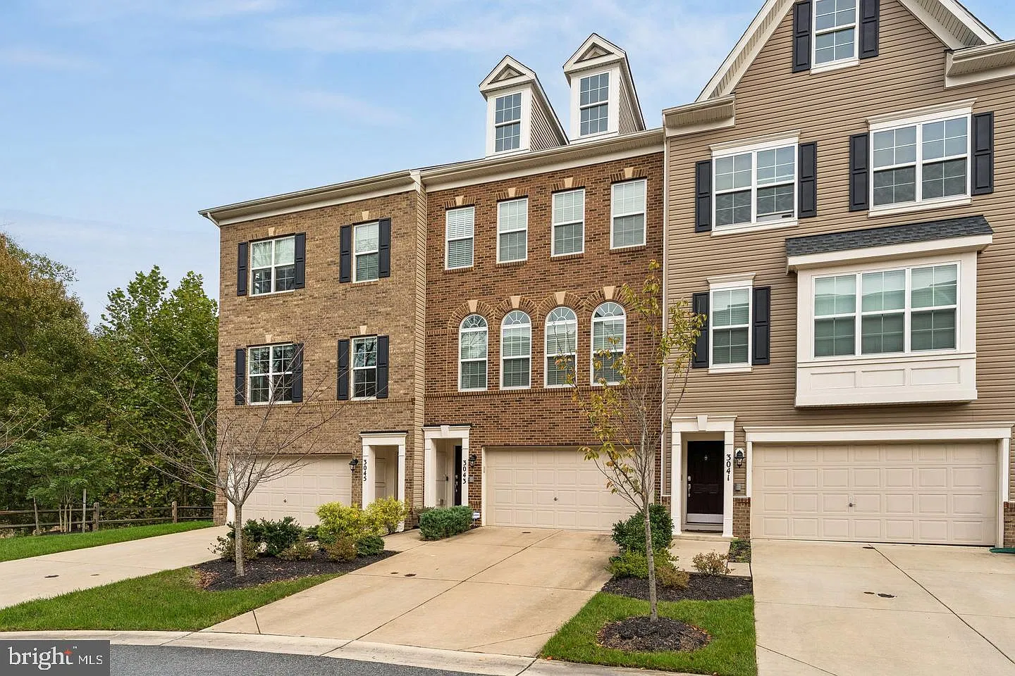 2 bed, 4.0 bath, 2676 sqft, $3,500 — Photo 2