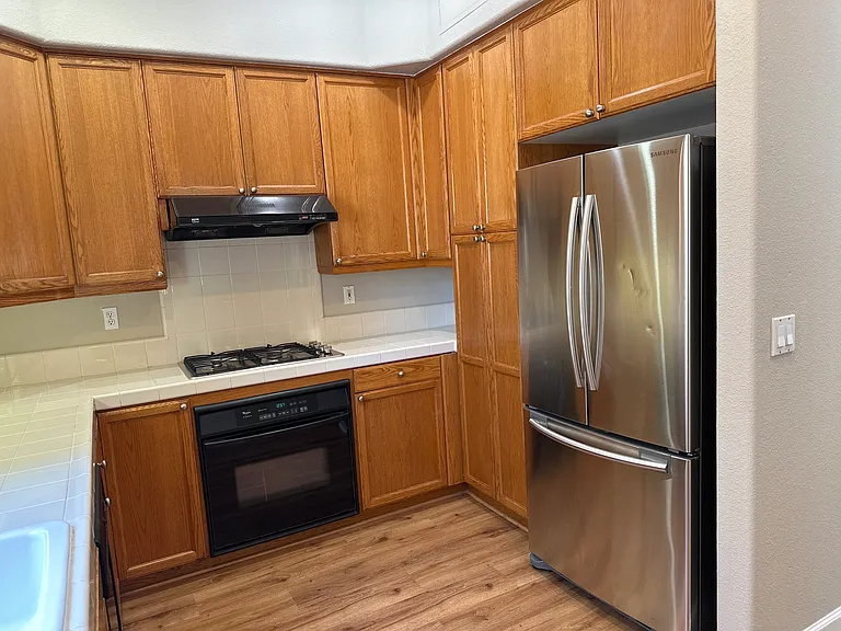 886 Revelation Pl — Photo 17
