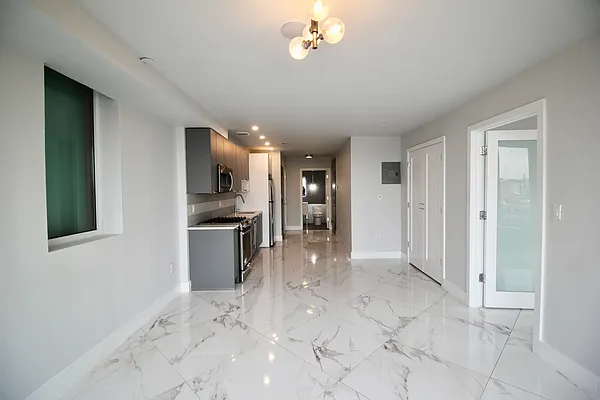 Rented by Hagstrom Management Inc | media 13