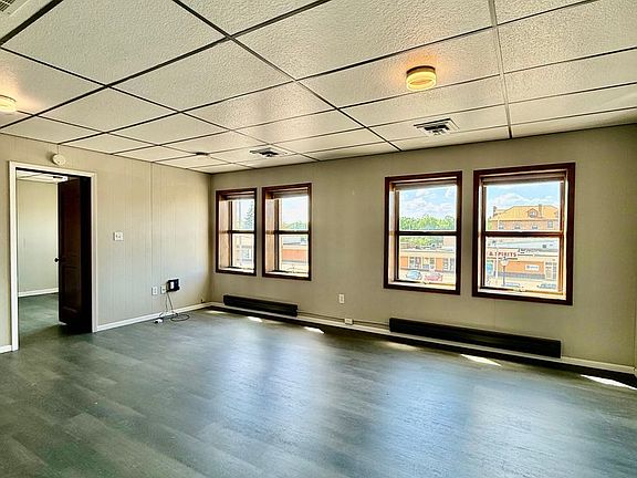 5th image of 104 E Main St #2
