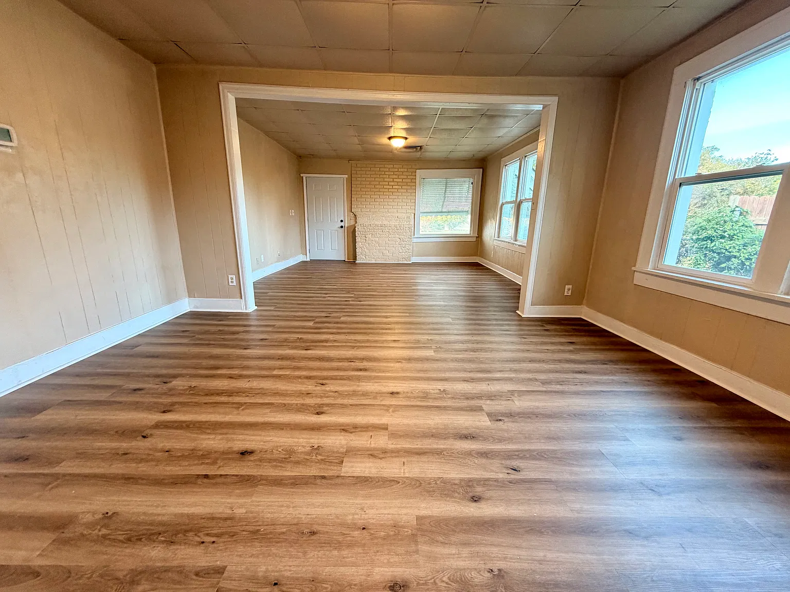 3 bed, 1300 sqft, $1,100 — Photo 4