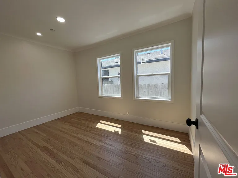 8640 Baring Cross St — Photo 16