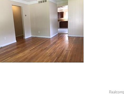 3rd image of 5661 Weddell St