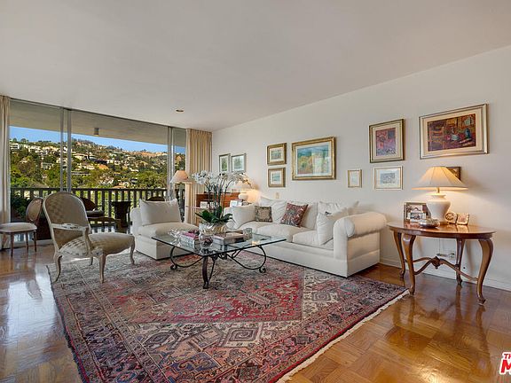3rd image of 9255 Doheny Rd APT 1401