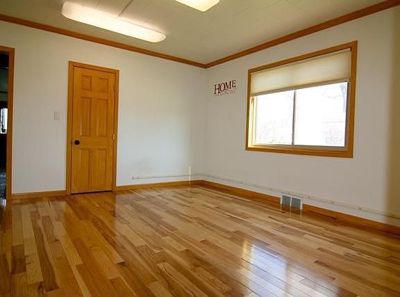 4th image of 212 9th St S