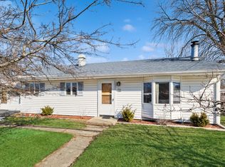 2600 Helm Rd, Carpentersville, IL 60110