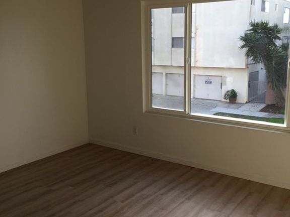 3rd image of 304 Temple Ave APT 2